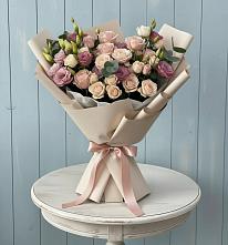 Букет цветов из:  Розы и Лизиантусы в Икше