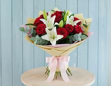 Букет цветов из:  Лилии и Розы в Икше