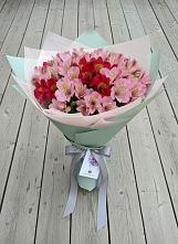 Букет цветов из:  Альстромерии #REPLACE_PRED# Икше