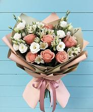 Букет цветов из:  Розы, Альстромерии и Лизиантусы в Икше