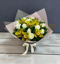 Букет цветов из:  Орхидеи и Розы в Икше