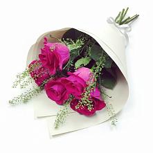 Букет цветов из:  Розы в Икше