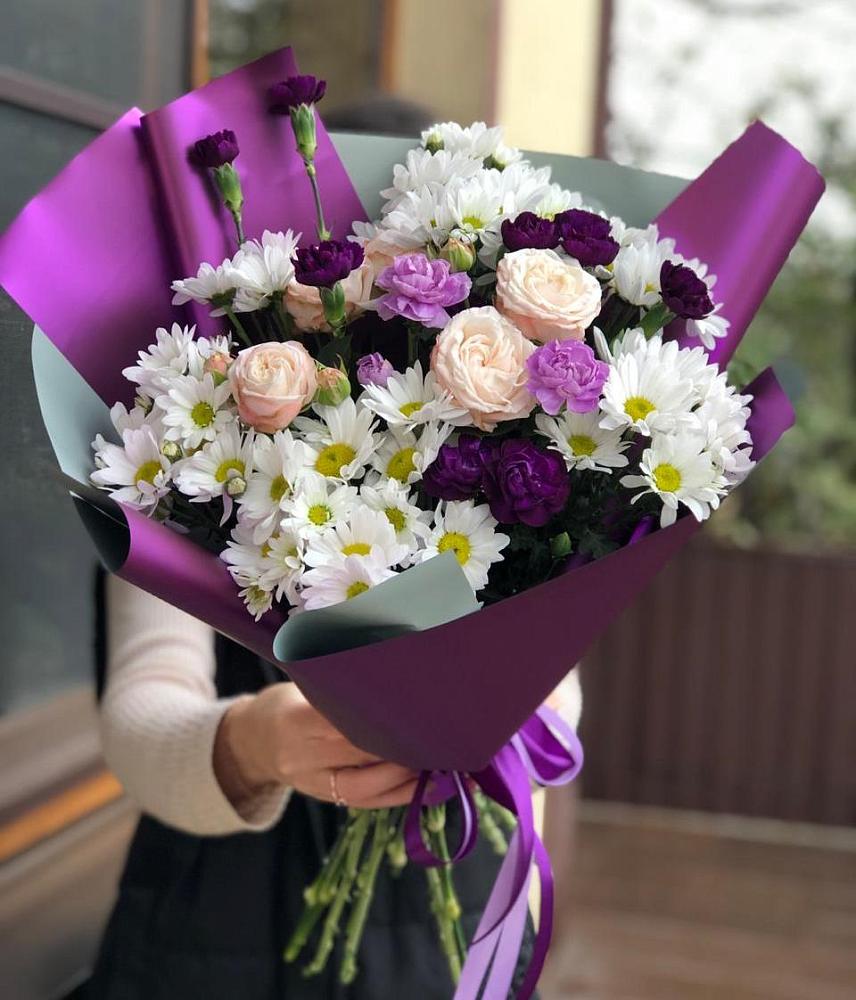 Букет цветов из: Хризантемы, Гвоздики и Розы в Икше