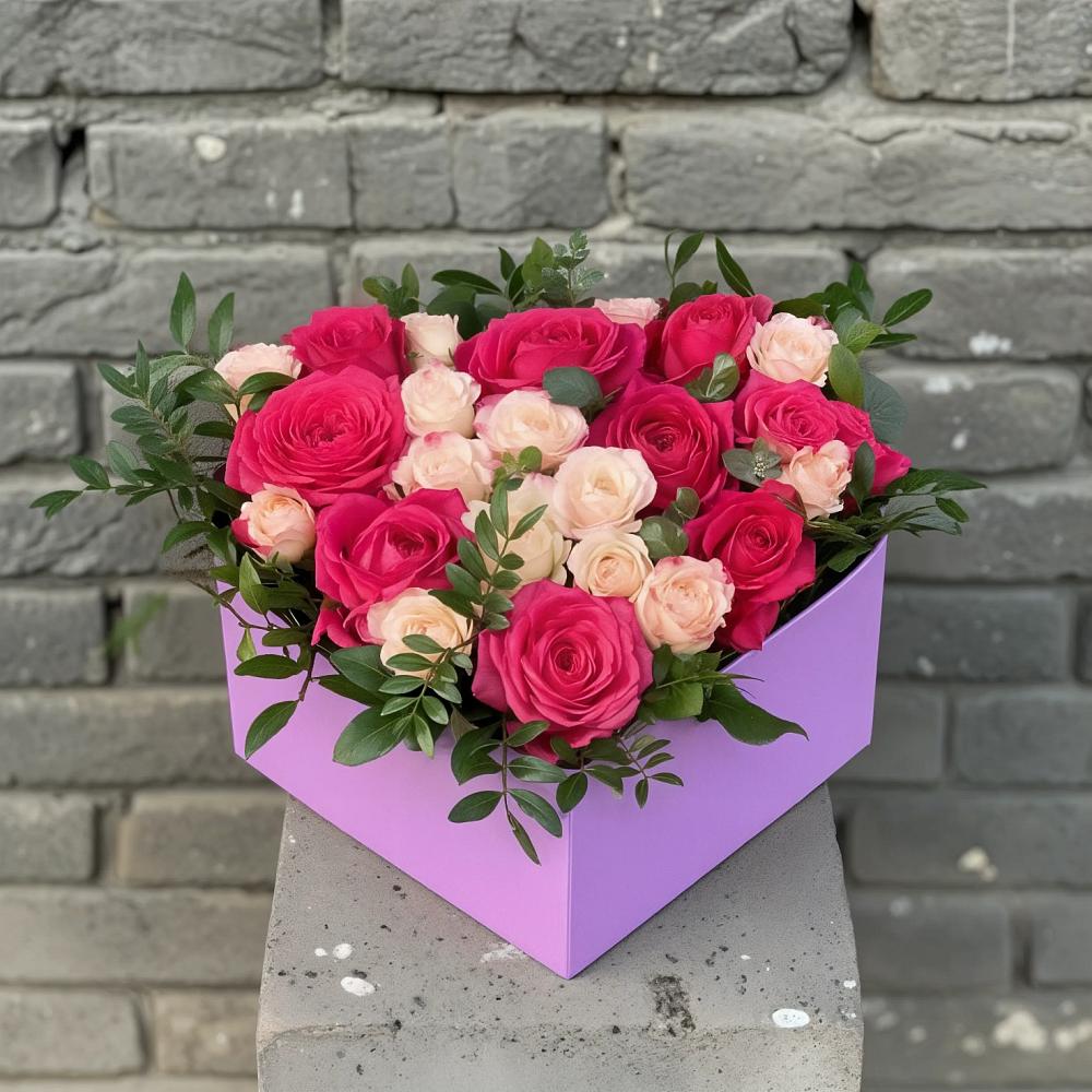 Цветочная композиция из Розы в коробке в Икше