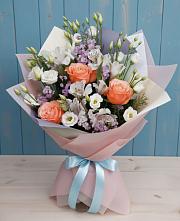 Букет цветов из:  Лизиантусы, Розы, Альстромерии и Гипсофила #REPLACE_PRED# Икше