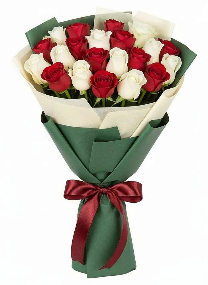 Букет Микс из красных и белых роз в Икше