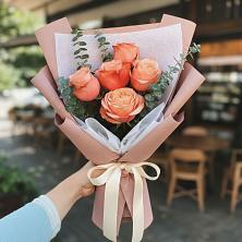 Букет цветов из:  Розы в Икше