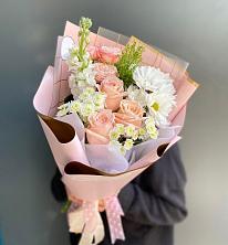 Букет цветов из:  Хризантемы и Розы в Икше