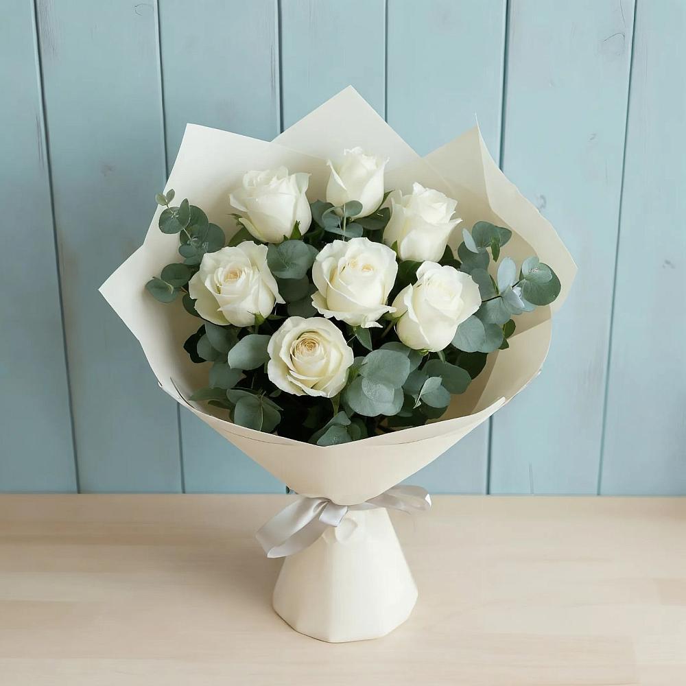 Букет Белые розы в Эвкалипте в Икше