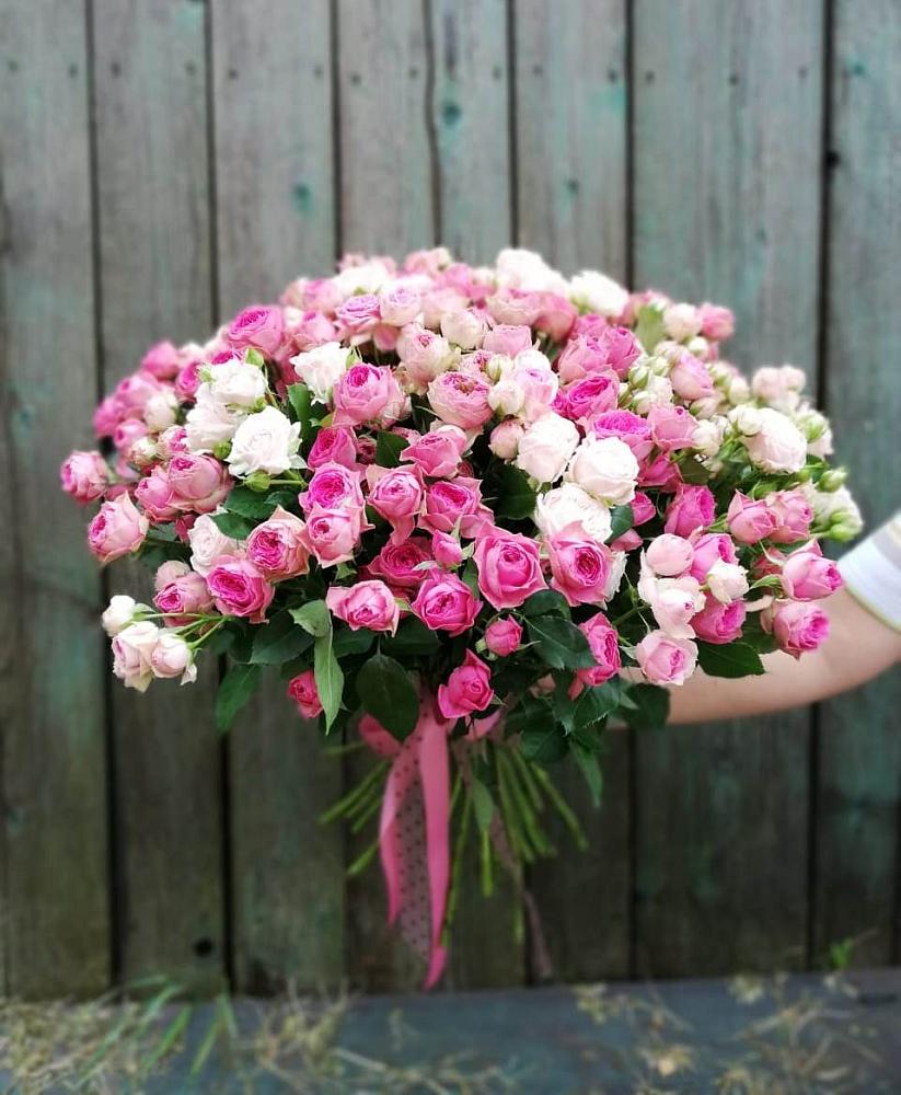 Букет Розовые кустовые розы Натали и Лав Лидия в Икше