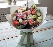 Букет цветов из:  Розы, Лизиантусы и Гвоздики в Икше