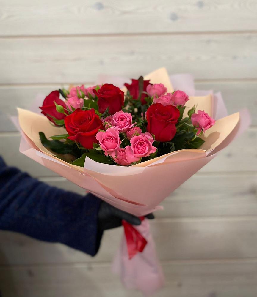 Букет цветов из: Розы в Икше