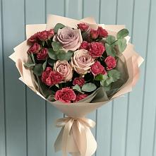 Букет цветов из:  Гвоздики и Розы в Икше