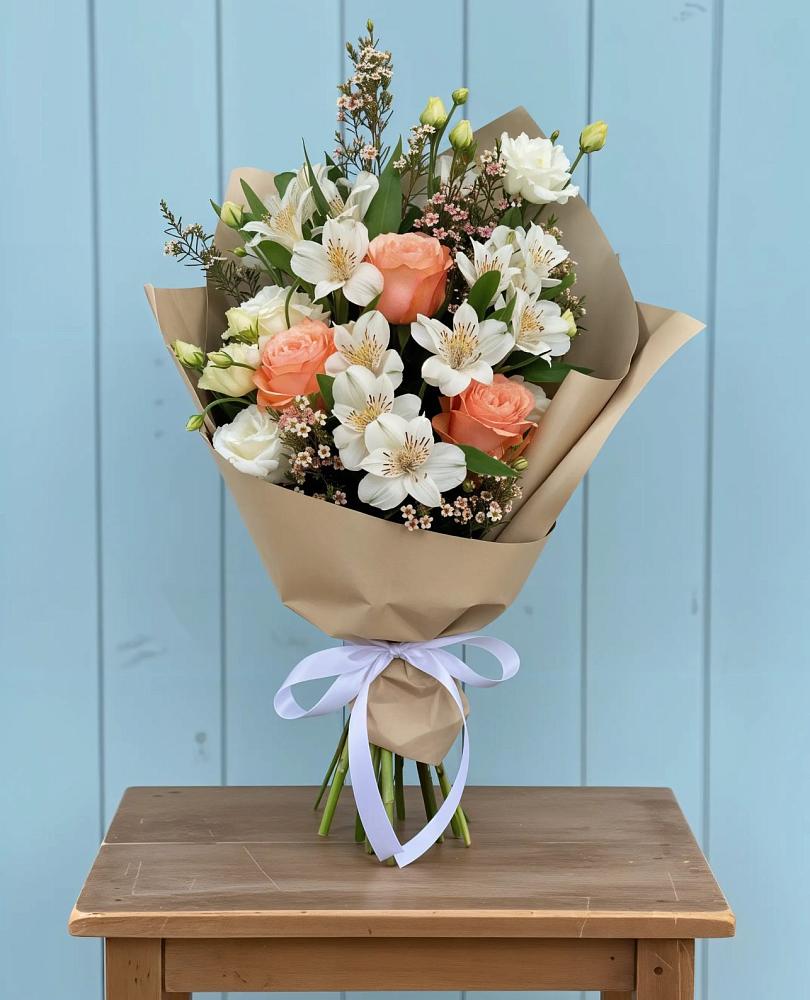 Букет цветов из: Альстромерии, Лизиантусы, Розы и Хризантемы в Икше