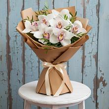 Букет цветов из:  Орхидеи и Розы в Икше